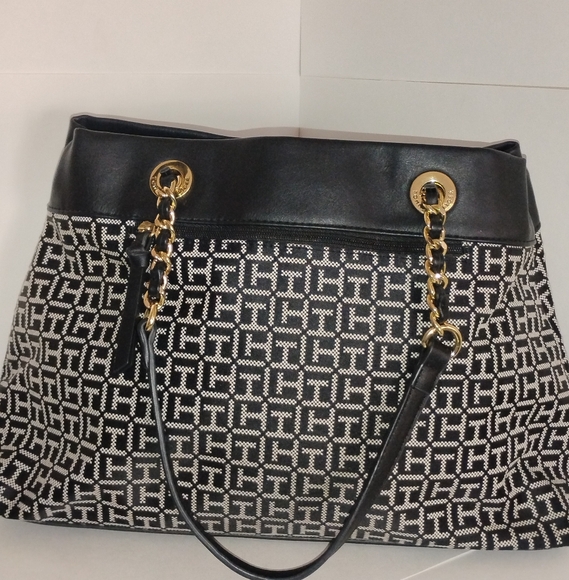 Tommy Hilfiger - Picture 5 of 9